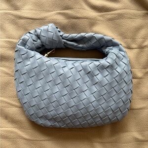 Urban Expressions Tracy Woven Handbag in Periwinkle